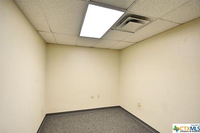 109 N River Street, Seguin, TX 78155 - Photo 23