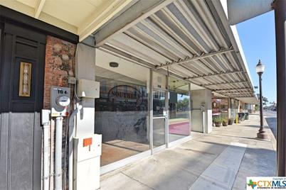 106 N Austin Street, Seguin, TX 78155 - Photo 3