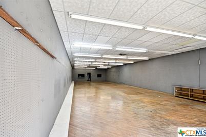 106 N Austin Street, Seguin, TX 78155 - Photo 5