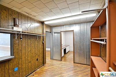 106 N Austin Street, Seguin, TX 78155 - Photo 13