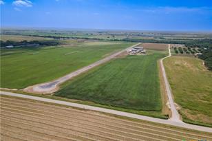 215 Airpark Dr, La Vernia, TX 78121 - Photo 15