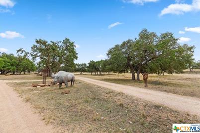 300 Logans Way, Blanco, TX 78606 - Photo 37