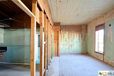 107 N Austin Street, Seguin, TX 78155 - Photo 15