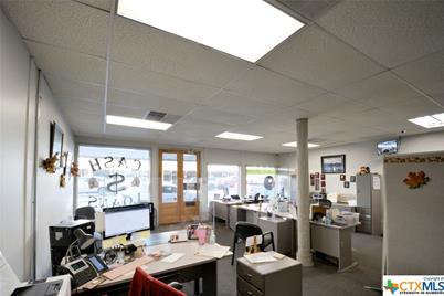 107 N Austin Street, Seguin, TX 78155 - Photo 7