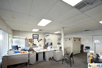 107 N Austin Street, Seguin, TX 78155 - Photo 5