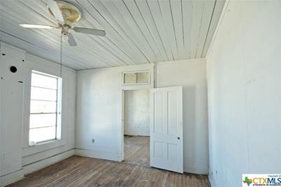 107 N Austin Street, Seguin, TX 78155 - Photo 17