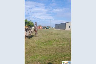 1208 W Dallas Avenue, Seadrift, TX 77983 - Photo 3