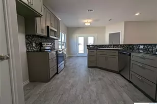 407 Gamel St, Lampasas, TX 76550 - Photo 11