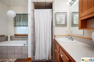 1900 Granite Springs Dr, Fredericksburg, TX 78624 - Photo 33