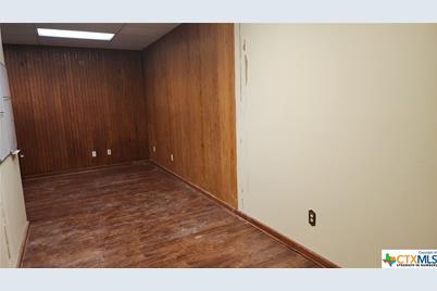 118 N Main Street #D, Victoria, TX 77901 - Photo 5