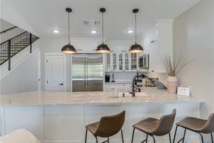 1228 Ervendberg Ave, New Braunfels, TX 78130 - Photo 3