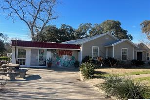 402 Dunn St, Yoakum, TX 77995 - Photo 33