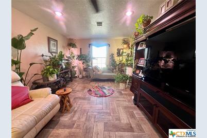 402 Dunn Street, Yoakum, TX 77995 - Photo 7