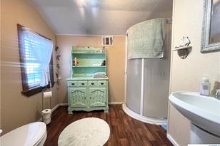 402 Dunn St, Yoakum, TX 77995 - Photo 23