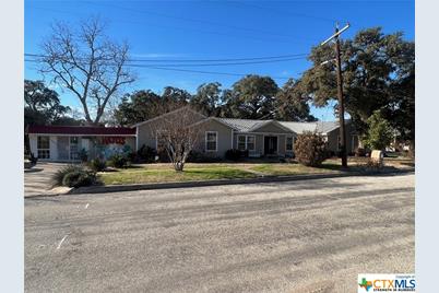 402 Dunn Street, Yoakum, TX 77995 - Photo 41