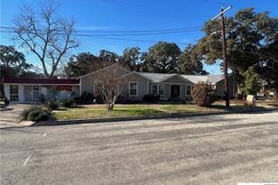 402 Dunn St, Yoakum, TX 77995 - Photo 41