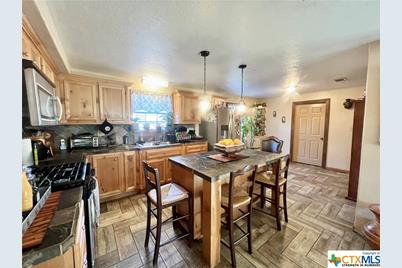 402 Dunn Street, Yoakum, TX 77995 - Photo 15