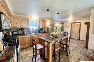 402 Dunn St, Yoakum, TX 77995 - Photo 15