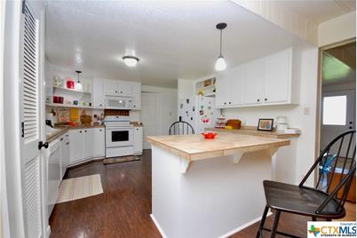 2301 E US Highway 90, Flatonia, TX 78941 - Photo 17