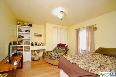 2301 E US Highway 90, Flatonia, TX 78941 - Photo 25