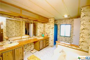 2301 E US Hwy 90, Flatonia, TX 78941 - Photo 27