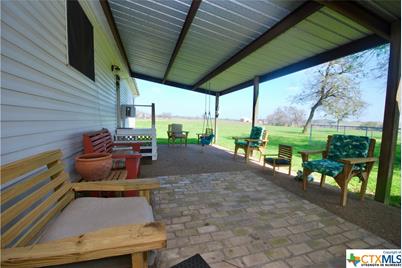 2301 E US Highway 90, Flatonia, TX 78941 - Photo 15