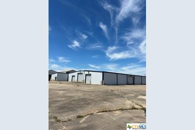 206 E Anaqua Avenue, Victoria, TX 77901 - Photo 3