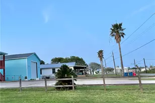 512 W Adams St, Port O'Connor, TX 77982 - Photo 21