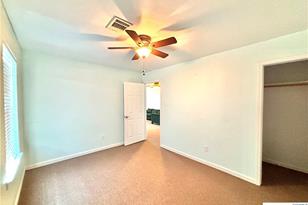 512 W Adams St, Port O'Connor, TX 77982 - Photo 17