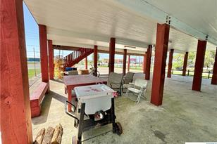 512 W Adams St, Port O'Connor, TX 77982 - Photo 25