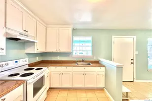 512 W Adams St, Port O'Connor, TX 77982 - Photo 5