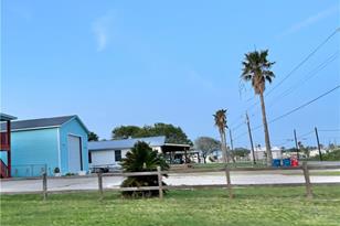 512 W Adams St, Port O'Connor, TX 77982 - Photo 21