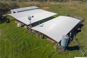 6018 County Rd 18, Damon, TX 77430 - Photo 5