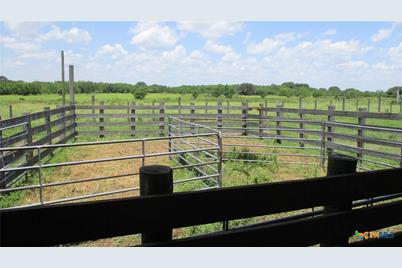 6018 County Road 18, Damon, TX 77430 - Photo 29