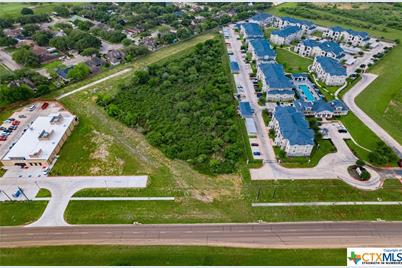 8303 Zac Lentz Parkway, Victoria, TX 77904 - Photo 3