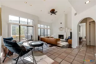 1078 Hillside Vw, New Braunfels, TX 78132 - Photo 3