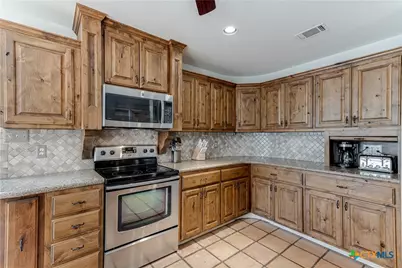 1078 Hillside View, New Braunfels, TX 78132 - Photo 13
