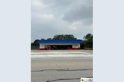 246 W Pearl Street, Goliad, TX 77963 - Photo 1