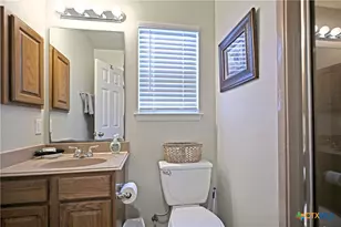 730 E Mather St, New Braunfels, TX 78130 - Photo 9