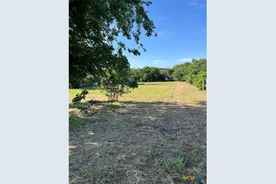 557 Collins Street, Seguin, TX 78155 - Photo 3