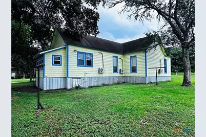 317 Crittenden Street, Yoakum, TX 77995 - Photo 23