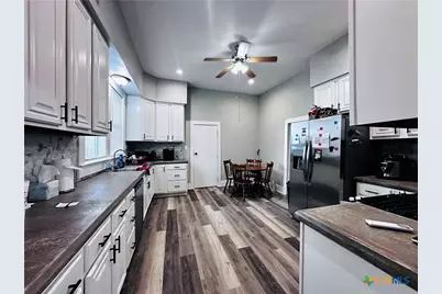 317 Crittenden Street, Yoakum, TX 77995 - Photo 15