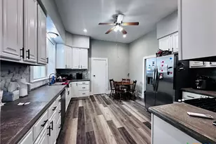 317 Crittenden St, Yoakum, TX 77995 - Photo 15