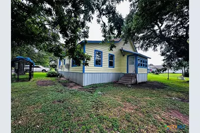 317 Crittenden Street, Yoakum, TX 77995 - Photo 19