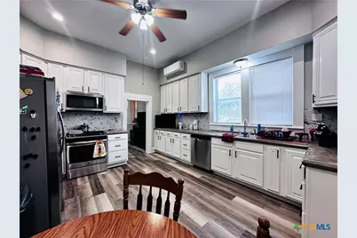 317 Crittenden Street, Yoakum, TX 77995 - Photo 17