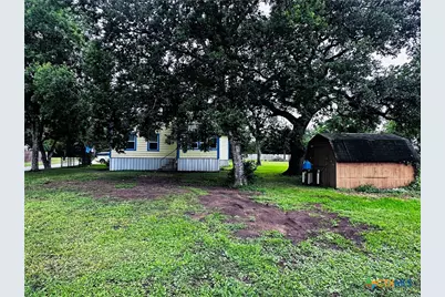 317 Crittenden Street, Yoakum, TX 77995 - Photo 21