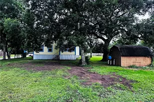 317 Crittenden St, Yoakum, TX 77995 - Photo 21