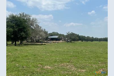 2700 Cr 400 Road, Yoakum, TX 77995 - Photo 11