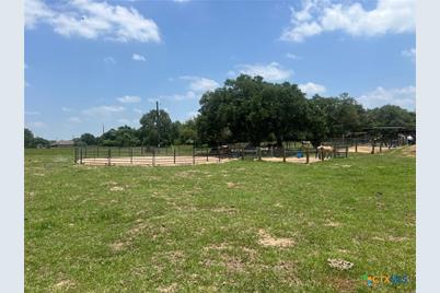 2700 Cr 400 Road, Yoakum, TX 77995 - Photo 13