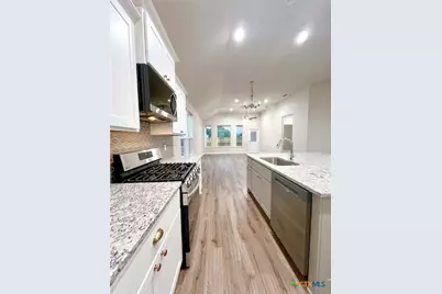 301 Cobblestone Court, Victoria, TX 77904 - Photo 17